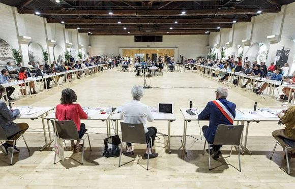 Chambéry : les esprits s’échauffent autour de projets majeurs lors du dernier conseil municipal avant la trêve estivale